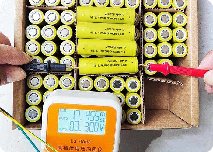 3.2V 2200mAh LiFePo4 Battery 6.6A Discharge 2000 Cycles