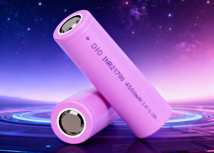 21700 Lithium-Ion Battery with Low Internal Resistance, Wide Temperature Range, and NMC Cathode for High-Drain Applications