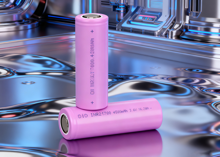 21700 Lithium-Ion Battery with Low Internal Resistance, Wide Temperature Range, and NMC Cathode for High-Drain Applications
