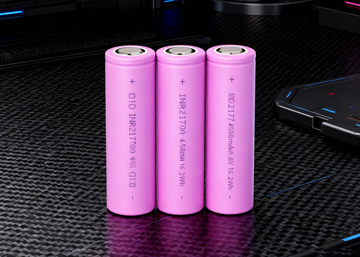 21700 Lithium-Ion Battery with Low Internal Resistance, Wide Temperature Range, and NMC Cathode for High-Drain Applications